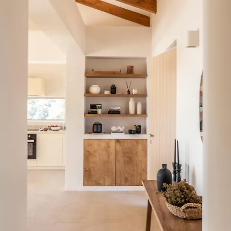 Avertosia Luxury ארגוסטולי
