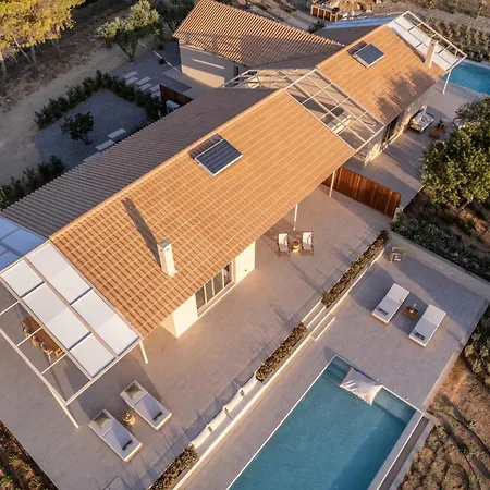 וילה Avertosia Luxury