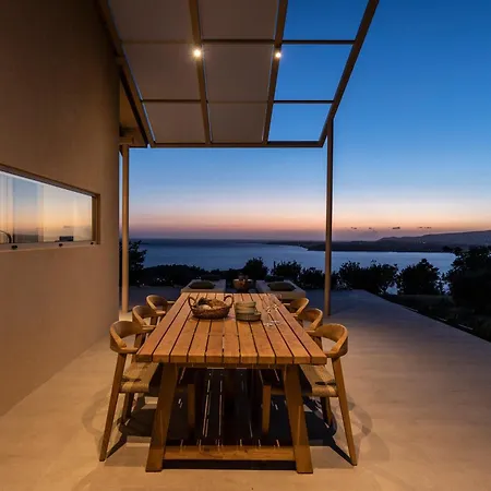 Avertosia Luxury Vilă *