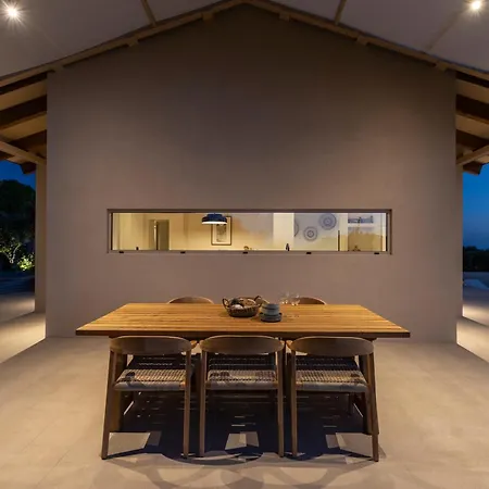 Avertosia Luxury Vilă *