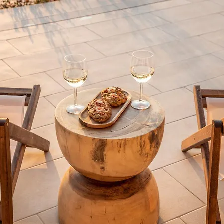 Avertosia Luxury Vilă *